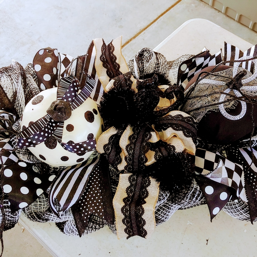 Black and White Pumpkin Centerpiece